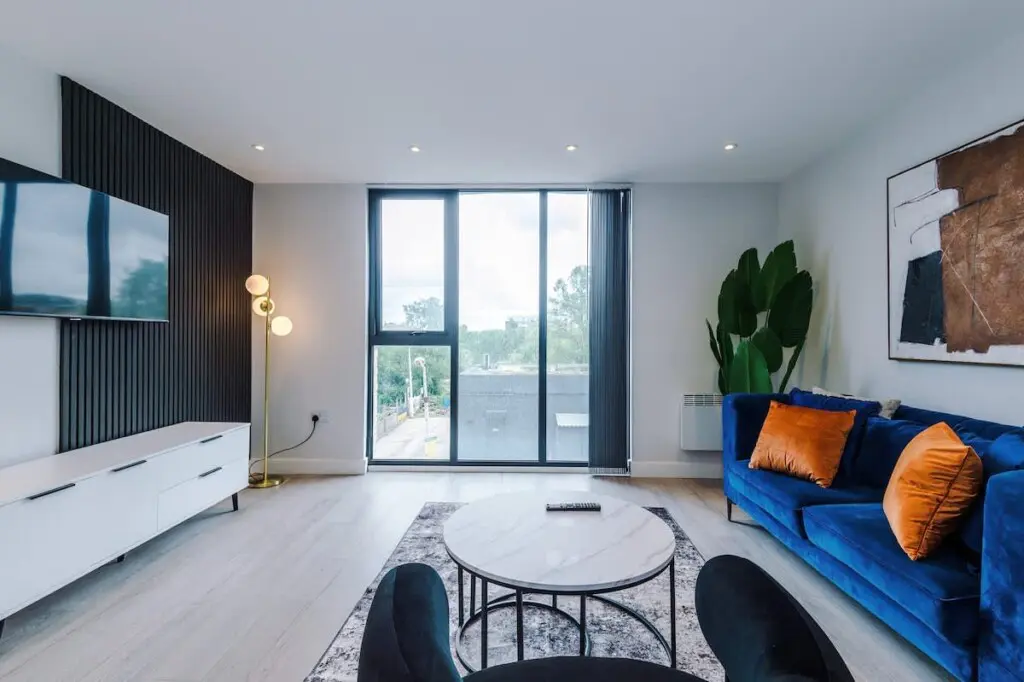 481816a5 33a8 48 QAeQ2