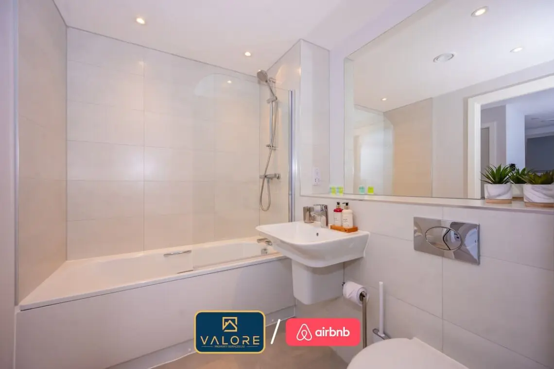 86fbd3d0 e579 47 kveVH