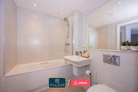 86fbd3d0 e579 47 kveVH