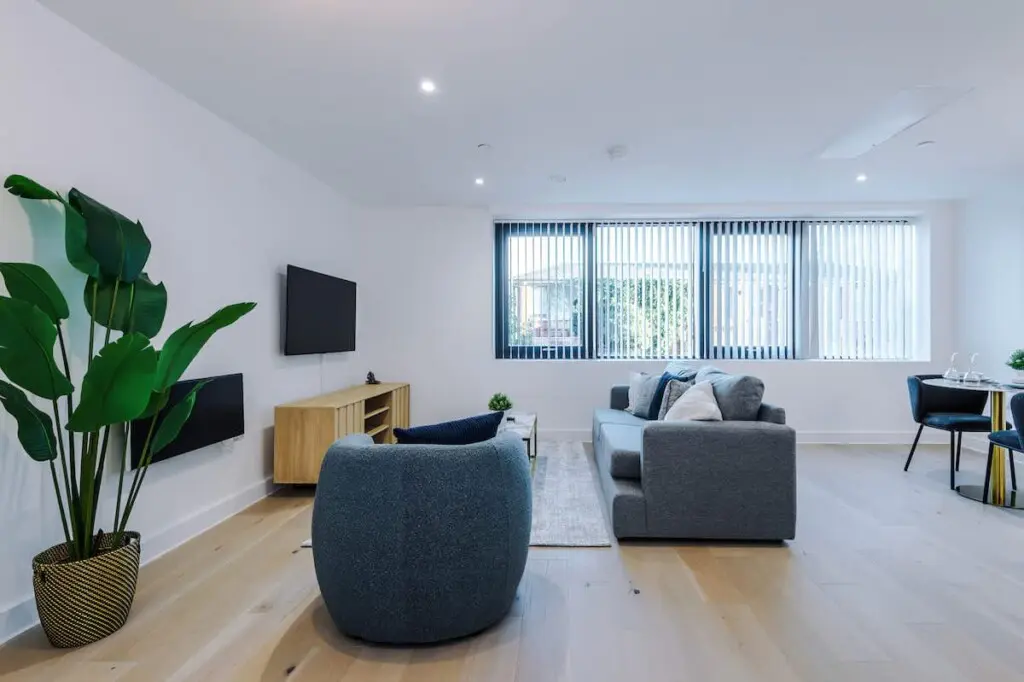 e86ee1c1 cd71 4d QrUxL