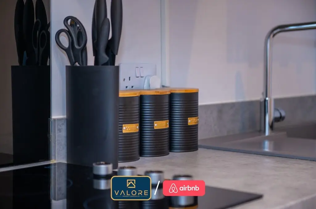 f17126d3 a83b 43 40QnR